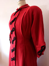 Cargar imagen en el visor de la galería, 1940s - Outstanding French Siren Wool Opera Coat - W31 (80cm)