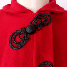 Cargar imagen en el visor de la galería, 1940s - Outstanding French Siren Wool Opera Coat - W31 (80cm)