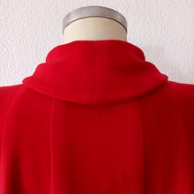 Cargar imagen en el visor de la galería, 1940s - Outstanding French Siren Wool Opera Coat - W31 (80cm)