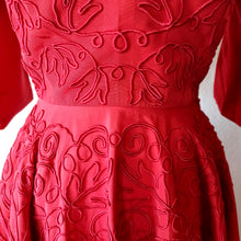 Charger l'image dans la galerie, 1940s 1950s - Richard Grossmark, London - Stunning Rouge Soft Taffeta Dress - W25 (64cm)