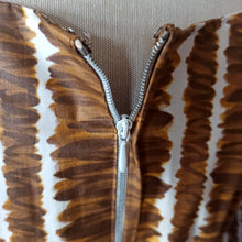 Charger l'image dans la galerie, 1950s - Stunning Massive Buttons Cotton Dress - W30 (76cm)