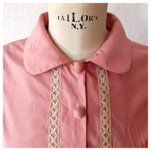 Carica l'immagine nel visualizzatore di Gallery, 1940s - Exquisite Antique Pink Peplum Cotton Suit - W27 (70cm)