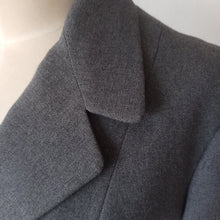 Carica l'immagine nel visualizzatore di Gallery, 1940s - Elegant Grey Gabardine Wool Blazer Jacket - W29 (74cm)