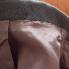 Carica l'immagine nel visualizzatore di Gallery, 1940s - Elegant Grey Gabardine Wool Blazer Jacket - W29 (74cm)