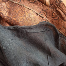 Charger l'image dans la galerie, 1950s 1960s - Elegant Brown Chocolate Rayon Lurex Dress - W26 (66cm)