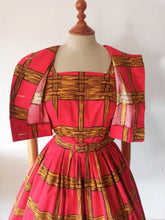 Charger l'image dans la galerie, 1950s - ASTOR - Stunning French Novelty Print Bolero Dress - W26 (66cm)