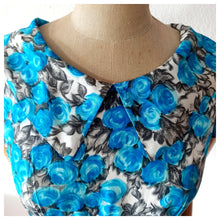 Charger l'image dans la galerie, 1950s -Stunning Roseprint Cold Rayon Dress - W23.5 (60cm)