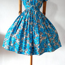 Charger l'image dans la galerie, 1950s -Stunning Roseprint Cold Rayon Dress - W23.5 (60cm)