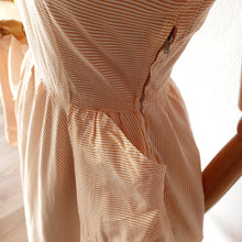 Cargar imagen en el visor de la galería, 1940s 1950s - Adorable Orange Stripes Pockets Dress - W27 (68cm)
