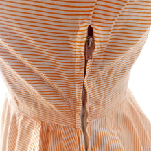 Cargar imagen en el visor de la galería, 1940s 1950s - Adorable Orange Stripes Pockets Dress - W27 (68cm)