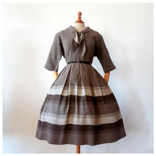 Charger l'image dans la galerie, 1950s - MANFORD - Gorgeous Grey Gabardine Dress - W31 (78cm)