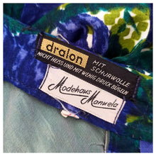 Charger l'image dans la galerie, 1950s - Modelhaus Manuela, Germany - Bluish Purple Roses Dress - W30 (76cm)