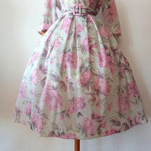 Charger l'image dans la galerie, 1950s - Gorgeous & Elegant Floral Sheer Dress - W33 (84cm)