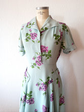 Load image into Gallery viewer, 1940s - Adorable Turquoise Roseprint Rayon Dress - W29 (74cm)