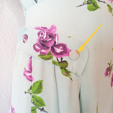 Load image into Gallery viewer, 1940s - Adorable Turquoise Roseprint Rayon Dress - W29 (74cm)