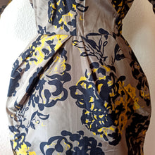 Charger l'image dans la galerie, 1950s - Spectacular French Couture Wildsilk Dress - W27 (68cm)