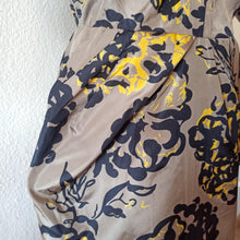 Charger l'image dans la galerie, 1950s - Spectacular French Couture Wildsilk Dress - W27 (68cm)