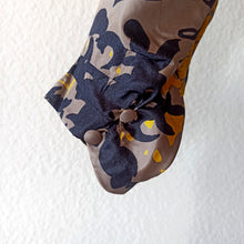 Charger l'image dans la galerie, 1950s - Spectacular French Couture Wildsilk Dress - W27 (68cm)