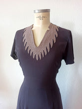 Cargar imagen en el visor de la galería, 1940s - Puritan, USA - Gorgeous Beaded Rayon Dress - W32 (81cm)