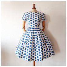 Charger l'image dans la galerie, 1950s 1960s - Gorgeous Iconic Blue Polkadots Dress - W28 (72cm)