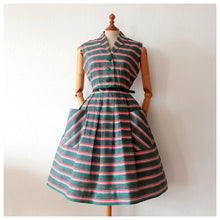 Charger l'image dans la galerie, 1950s - Ultra Gorgeous Massive Pockets Striped Dress - W28 (70cm)