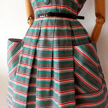 Charger l'image dans la galerie, 1950s - Ultra Gorgeous Massive Pockets Striped Dress - W28 (70cm)