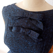 Charger l'image dans la galerie, 1950s - Elegant Black & Blue Textured Night Dress - W25 (64cm)
