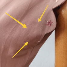 Charger l'image dans la galerie, 1950s - Adorable Antique Pink Beaded Dress - W27 (68cm)