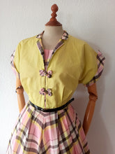 Charger l'image dans la galerie, 1940s 1950s - Stunning & Precious Yellow Pink Plaid Dress - W32 (82cm)