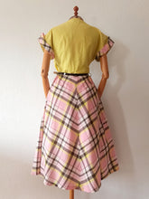 Charger l'image dans la galerie, 1940s 1950s - Stunning & Precious Yellow Pink Plaid Dress - W32 (82cm)
