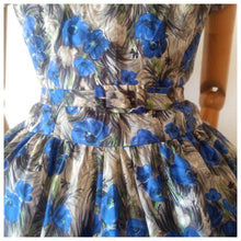 Charger l'image dans la galerie, 1950s 1960s - Gorgeous Blue Poppies Soft Satin Dress - W32 (82cm)
