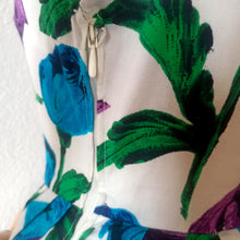 Charger l'image dans la galerie, 1950s - Spectacular Floral Print Cotton Dress - W25 (64cm)