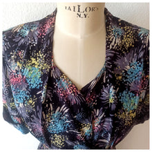 Cargar imagen en el visor de la galería, 1940s - Stunning Abstract Floral Cold Rayon Silk Dress - W29 (74cm)