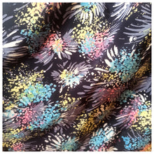 Cargar imagen en el visor de la galería, 1940s - Stunning Abstract Floral Cold Rayon Silk Dress - W29 (74cm)