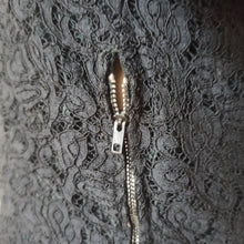 Charger l'image dans la galerie, 1950s - Precious Black Cotton Lace Dress - W28 (72cm)