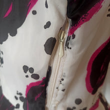 Charger l'image dans la galerie, 1950s 1960s - TREVIRA, Berlin - Stunning Abstract Roses Dress - W27 (68cm)