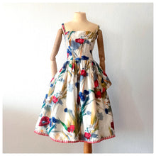Charger l'image dans la galerie, 1950s - Stunning Petite Floral Dress - W23.5 (60cm)