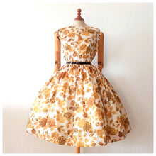 Charger l'image dans la galerie, 1950s 1960s - Stunning Autumn Flowers Satin Dress - W28 (76cm)