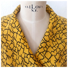 Carica l'immagine nel visualizzatore di Gallery, 1950s - Beautiful Yellow Black Rayon Silk Dress - W30 (76cm)