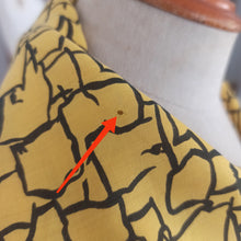 Carica l'immagine nel visualizzatore di Gallery, 1950s - Beautiful Yellow Black Rayon Silk Dress - W30 (76cm)