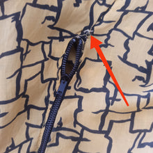 Carica l'immagine nel visualizzatore di Gallery, 1950s - Beautiful Yellow Black Rayon Silk Dress - W30 (76cm)