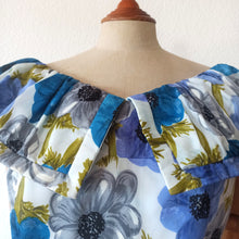 Charger l'image dans la galerie, 1950s - Stunning Ruffled Shawl Collar Floral Dress - W31 (80cm)