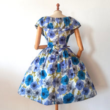 Charger l'image dans la galerie, 1950s - Stunning Ruffled Shawl Collar Floral Dress - W31 (80cm)