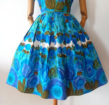 Charger l'image dans la galerie, 1950s - Precious Blue Floral Quality Cotton Dress - W27 (68cm)