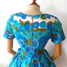 Charger l'image dans la galerie, 1950s - Precious Blue Floral Quality Cotton Dress - W27 (68cm)