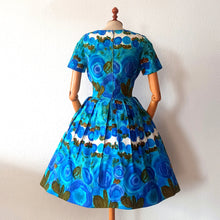 Charger l'image dans la galerie, 1950s - Precious Blue Floral Quality Cotton Dress - W27 (68cm)