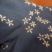 Cargar imagen en el visor de la galería, 1940s - Gorgeous Navy Blue Floral Dress - W39 (100cm)