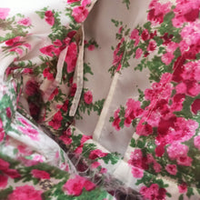 Charger l'image dans la galerie, 1950s - Stunning French Couture Floral Dress - W27 (68cm)