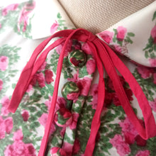 Charger l'image dans la galerie, 1950s - Stunning French Couture Floral Dress - W27 (68cm)