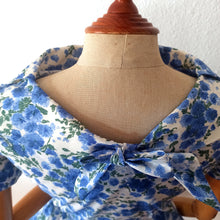 Charger l'image dans la galerie, 1950s - Gorgeous French Floral Satin Dress - W29 (74cm)